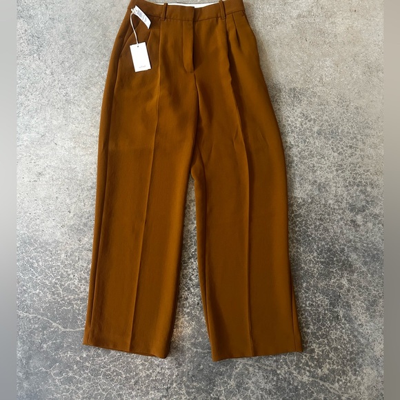 Aritzia Effortless Pant - Picture 3 of 6